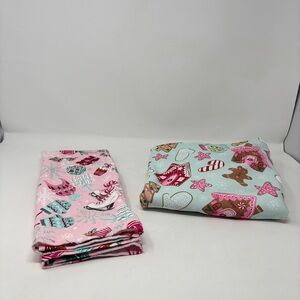 Round 60"  Mint Green and Pink Gingerbread Table Cloth and Dishtowel